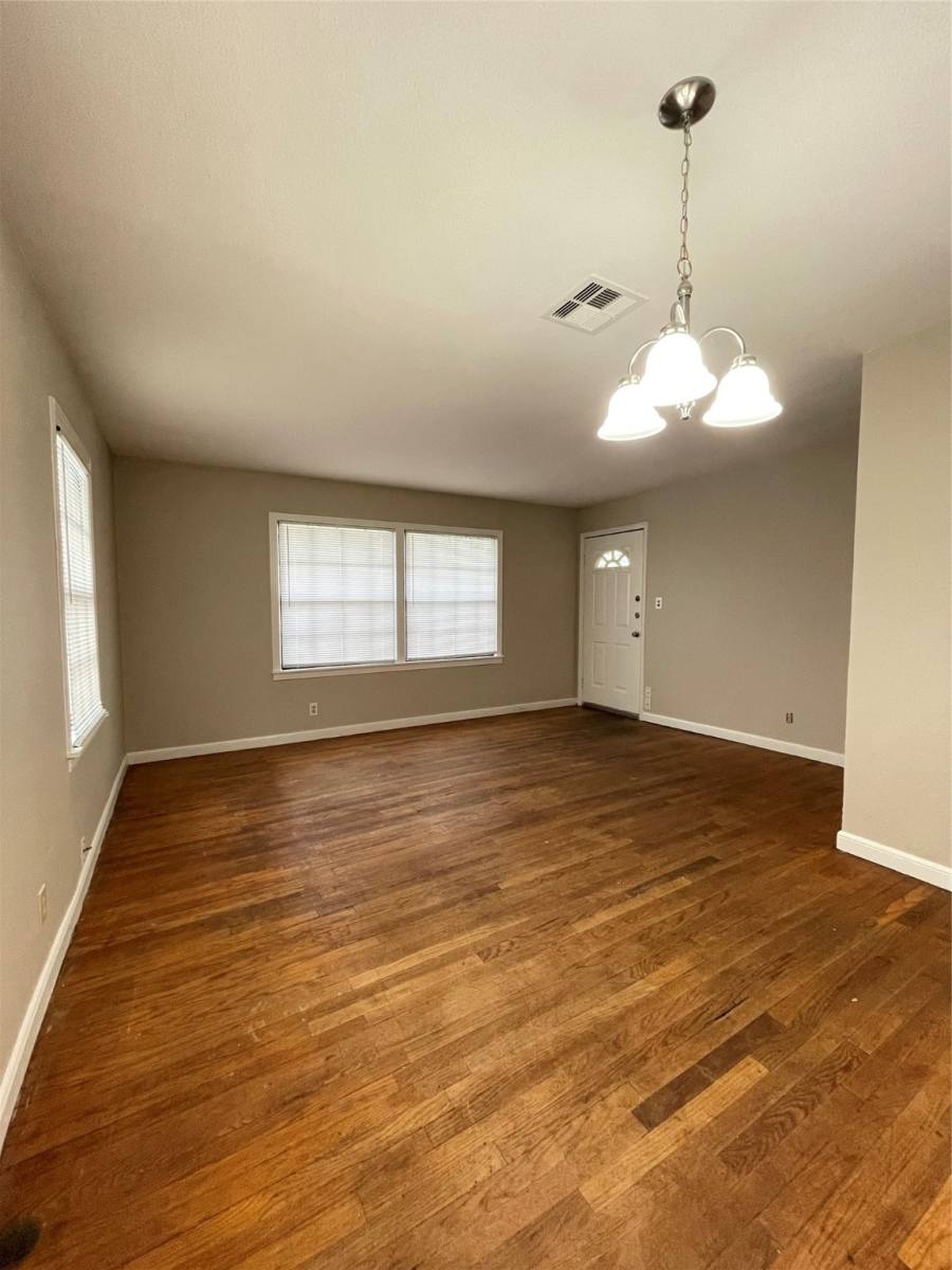 Apartment for rent at 1941 N Ave #H, Freeport, TX 77541
