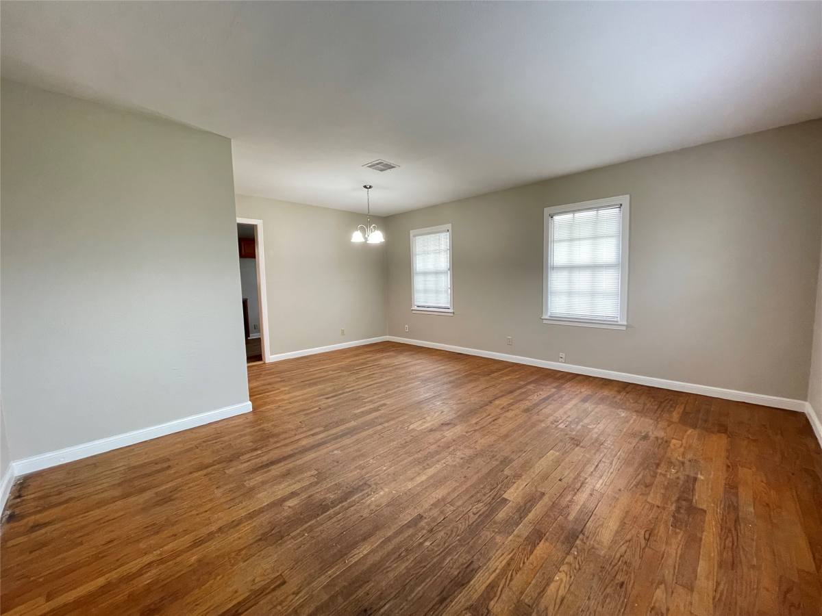 Apartment for rent at 1941 N Ave #H, Freeport, TX 77541