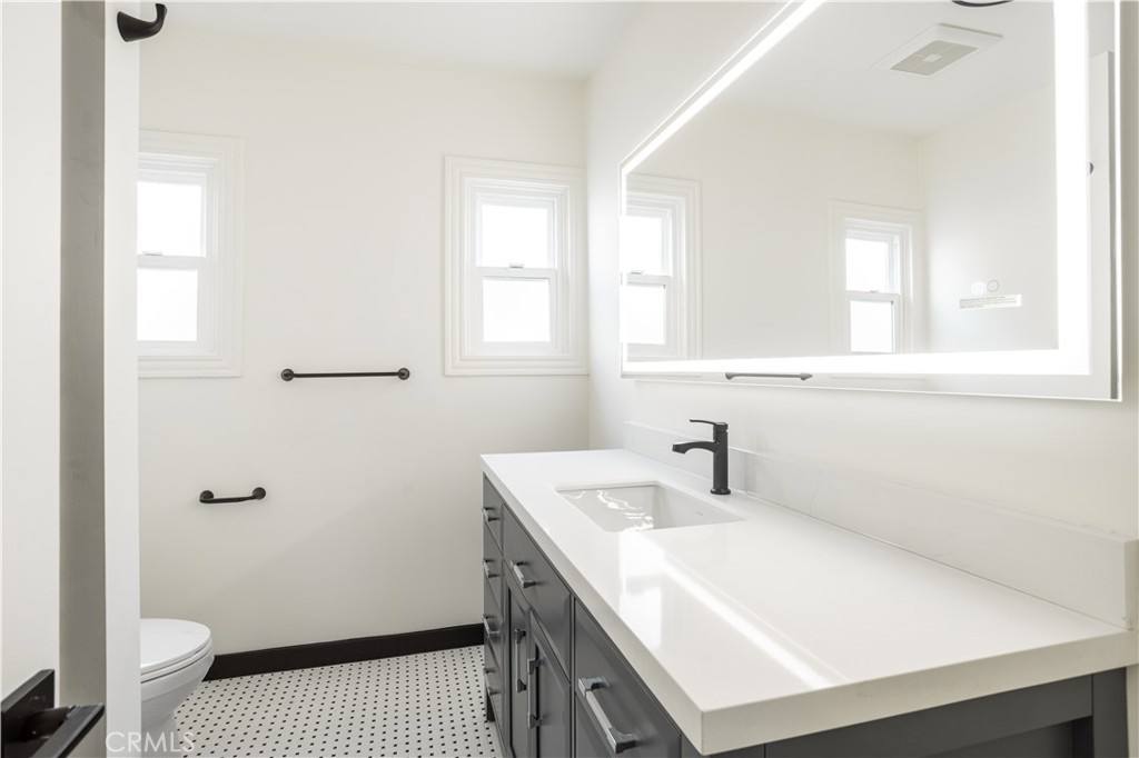 Apartment for rent at 738 S Stanley Ave #738, Los Angeles, CA 90036
