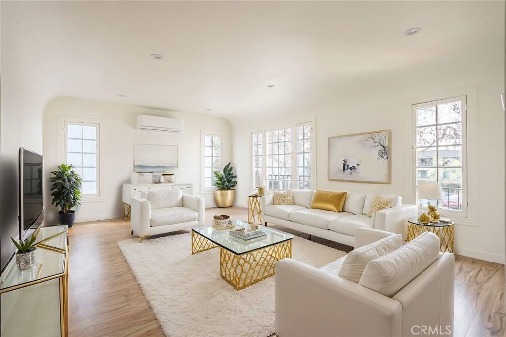 Apartment for rent at 738 S Stanley Ave #738, Los Angeles, CA 90036
