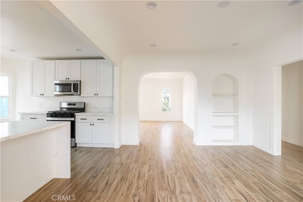 Apartment for rent at 738 S Stanley Ave #738, Los Angeles, CA 90036