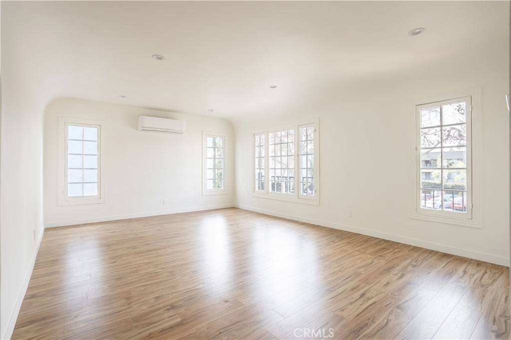 Apartment for rent at 738 S Stanley Ave #738, Los Angeles, CA 90036