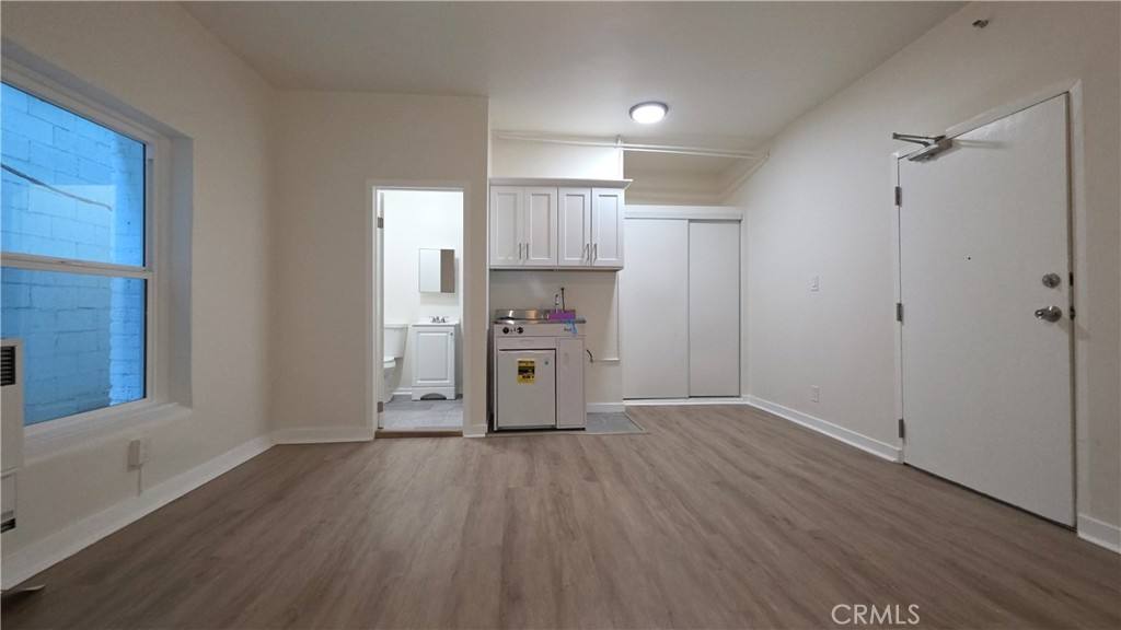Apartment for rent at 3408 Sunset Blvd #102, Los Angeles, CA 90026