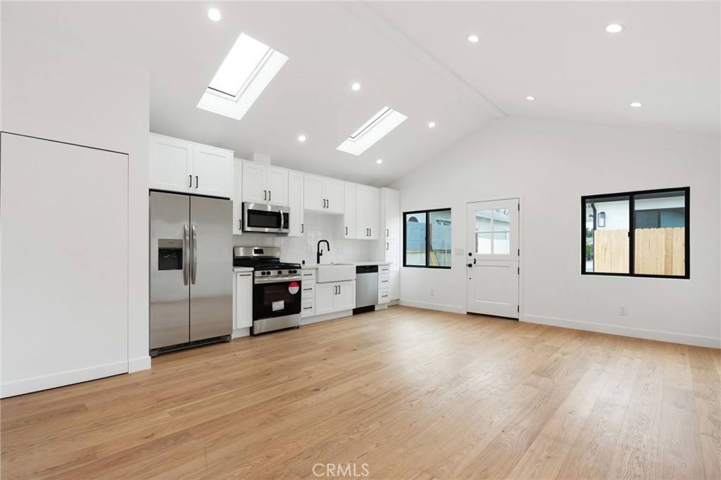 Apartment for rent at 8336 Winsford Ave, Los Angeles, CA 90045