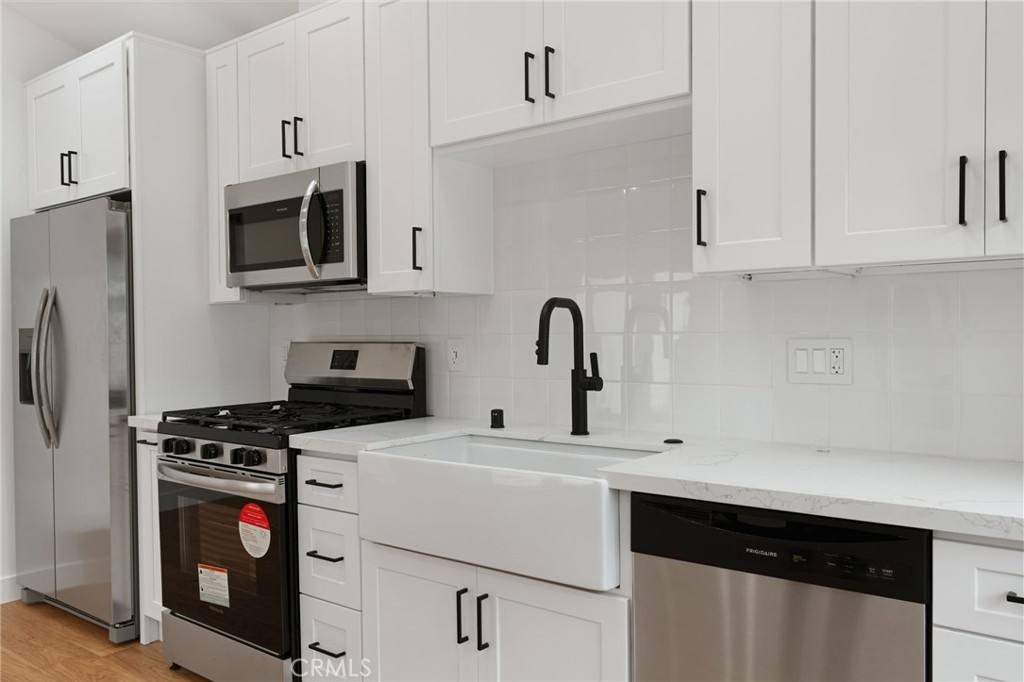 Apartment for rent at 8336 Winsford Ave, Los Angeles, CA 90045