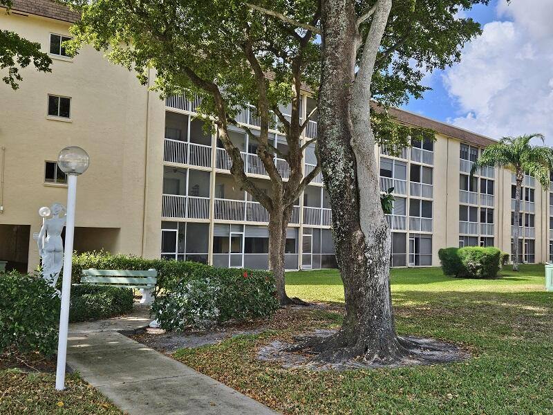 Apartment for rent at 300 Village Green Circle S #408, Lake Worth, FL 33461