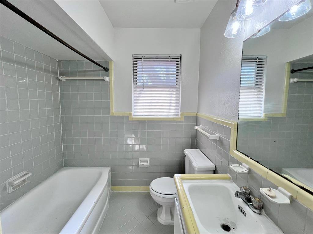 Apartment for rent at 3423 Perryton Dr, Dallas, TX 75224