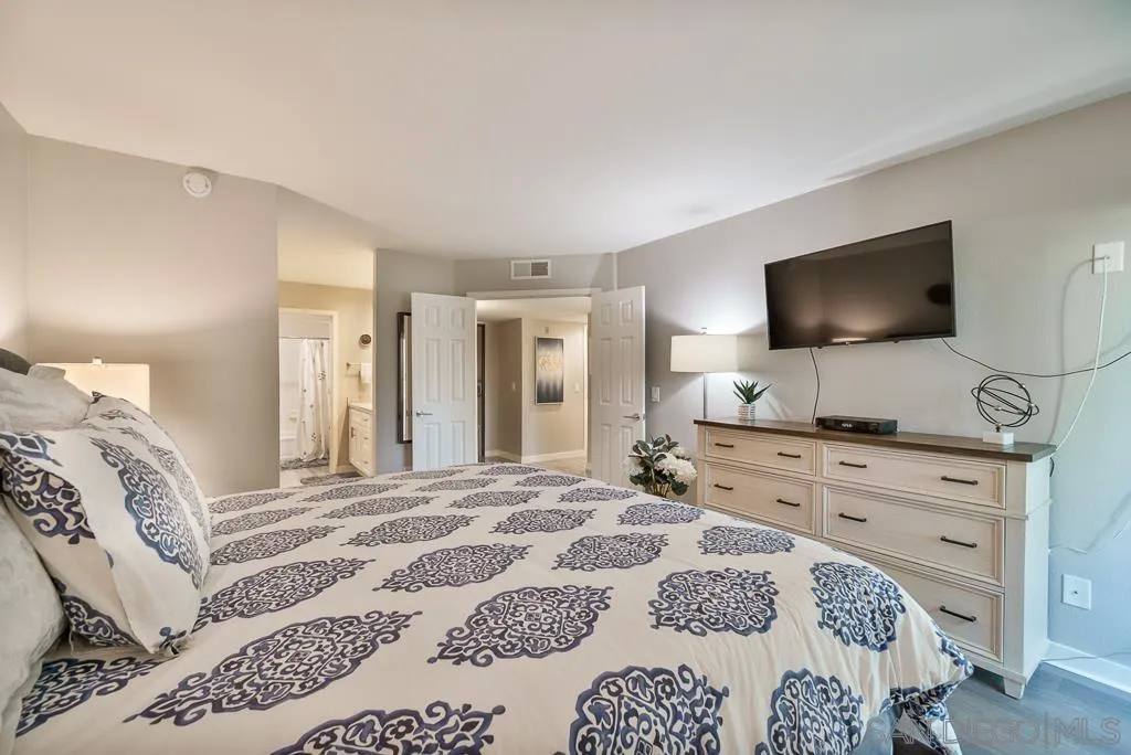 Condo for rent at 17637 Pomerado Rd #123, San Diego, CA 92128