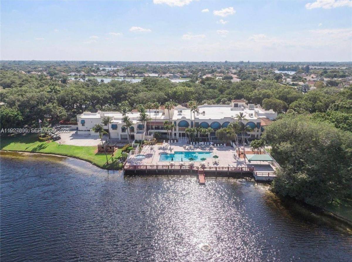 Apartment for rent at 9431 Live Oak Place #205, Fort Lauderdale, FL 33324