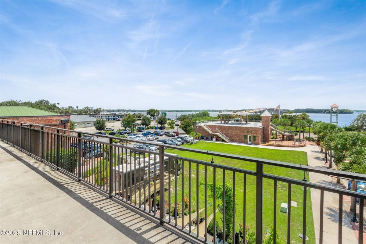 Apartment for rent at 105 N 2nd St #105, Palatka, FL 32177