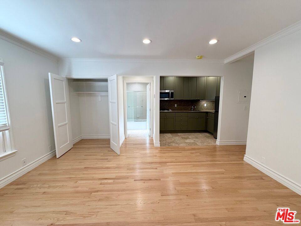 Apartment for rent at 204 S Reeves Dr #204, Beverly Hills, CA 90212