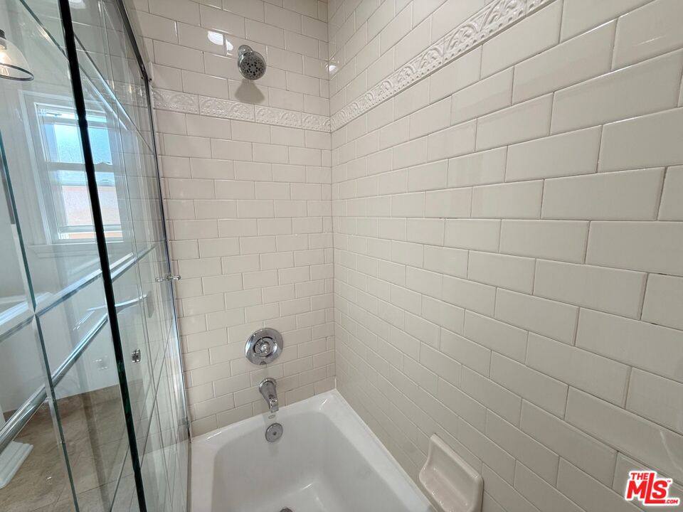 Apartment for rent at 204 S Reeves Dr #204, Beverly Hills, CA 90212