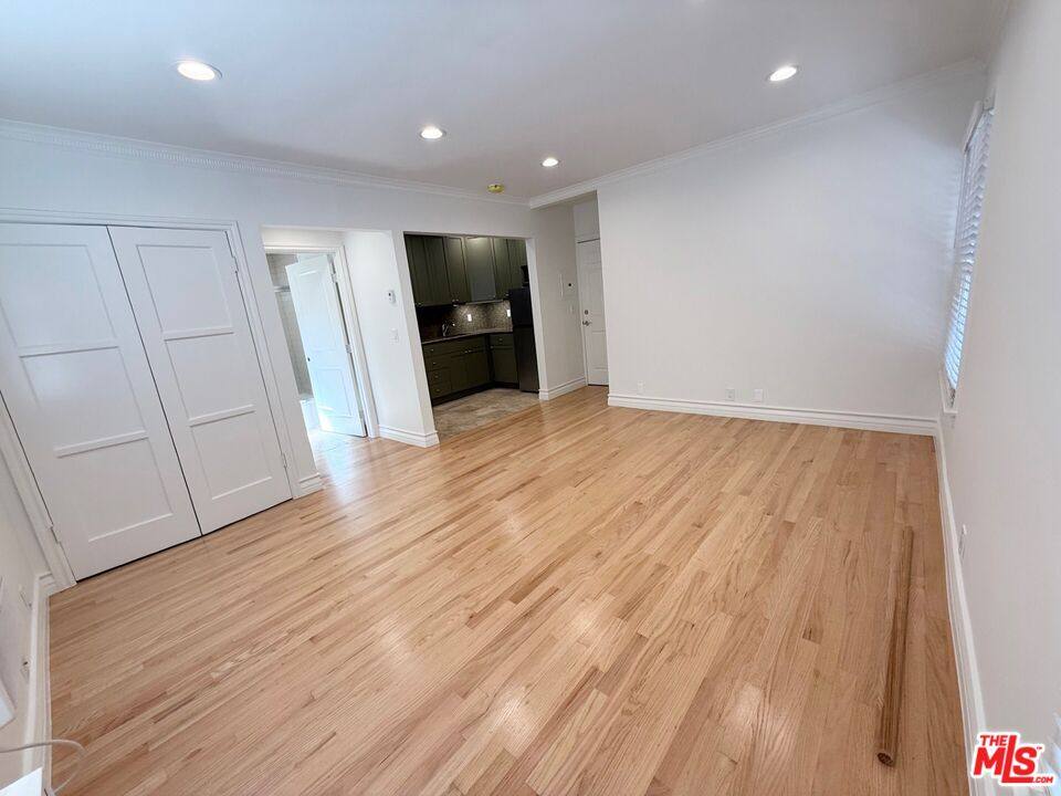 Apartment for rent at 204 S Reeves Dr #204, Beverly Hills, CA 90212