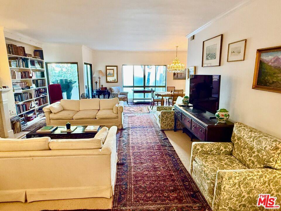 Condo for rent at 637 Wilcox Ave #6372D, Los Angeles, CA 90004
