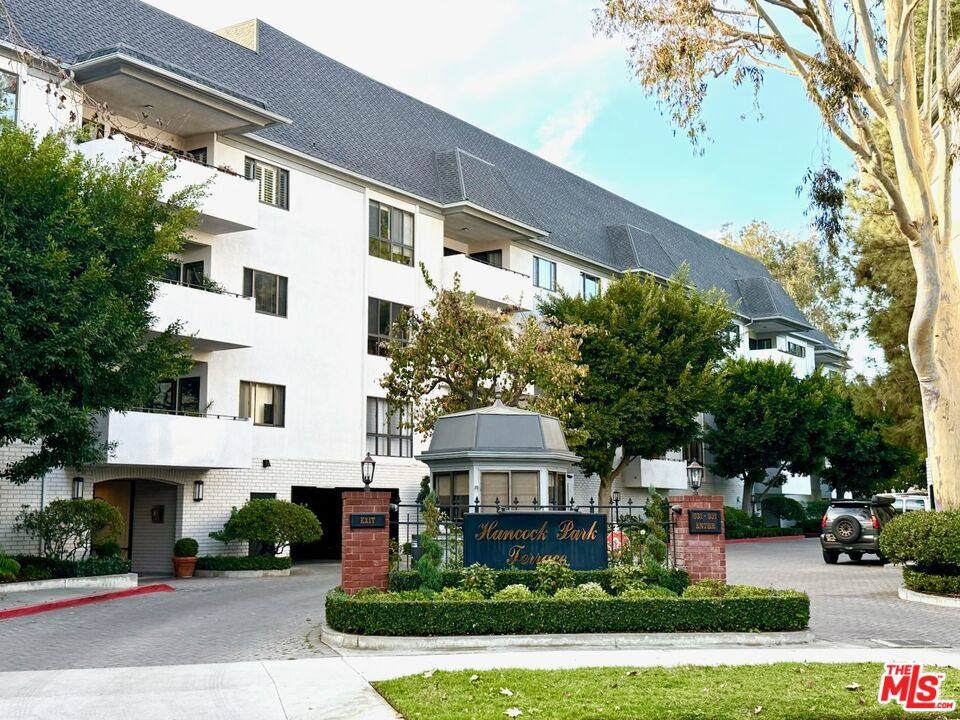 Condo for rent at 637 Wilcox Ave #6372D, Los Angeles, CA 90004
