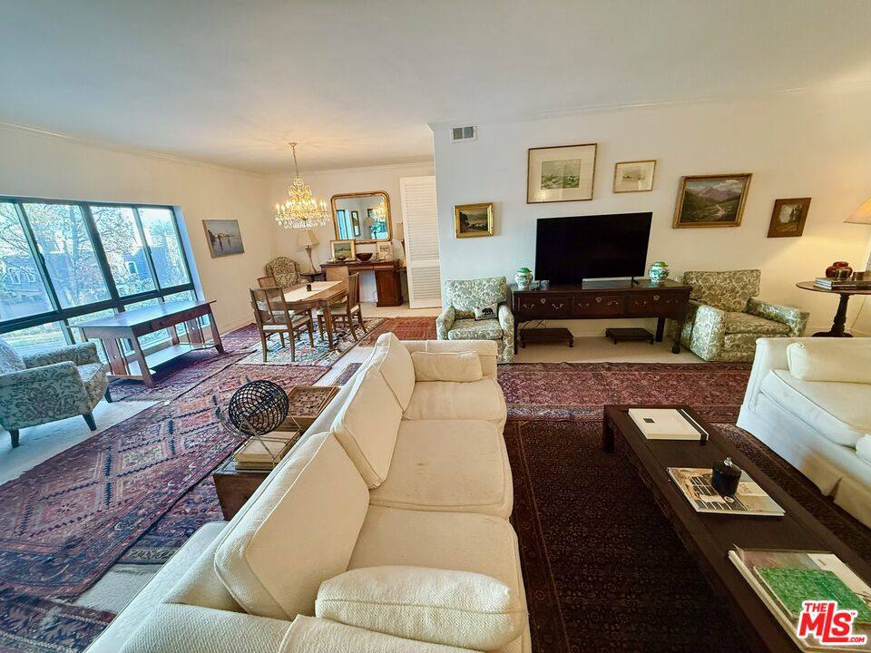 Condo for rent at 637 Wilcox Ave #6372D, Los Angeles, CA 90004