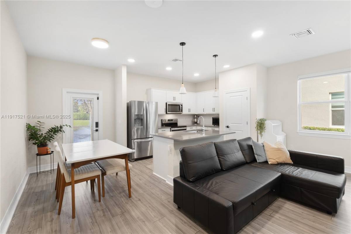 Townhouse for rent at 2917 Olivia Ave, Fort Lauderdale, FL 33311