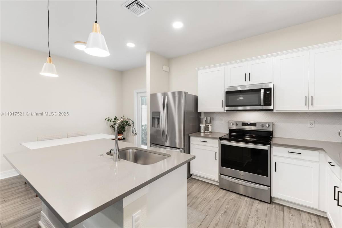 Townhouse for rent at 2917 Olivia Ave, Fort Lauderdale, FL 33311