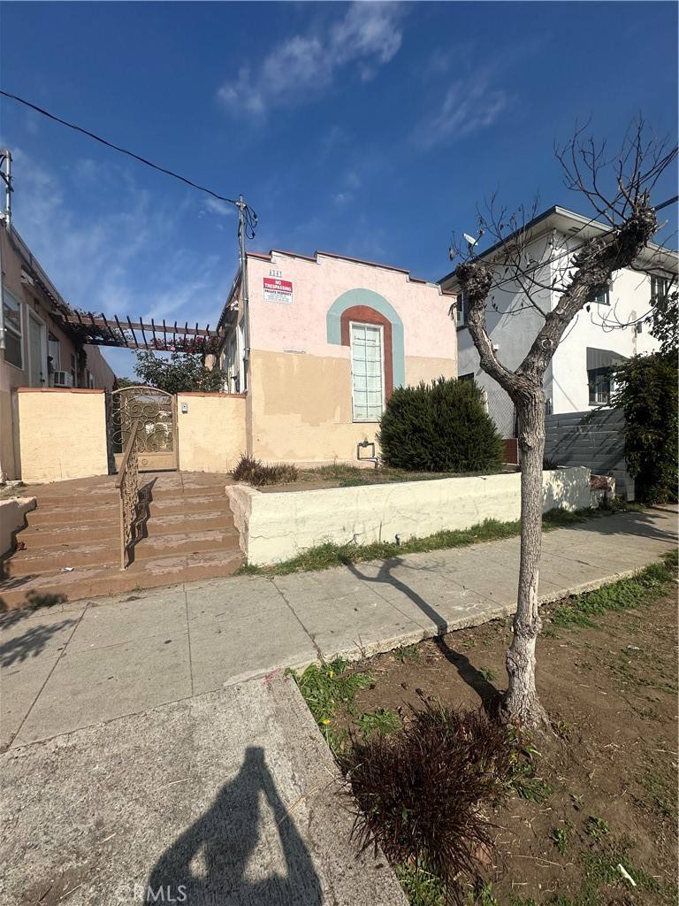 Apartment for rent at 4243 Burns Ave, Los Angeles, CA 90029