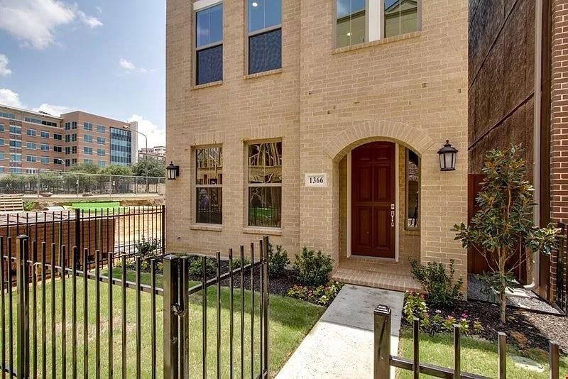 Apartment for rent at 1366 Branchwood Place, Dallas, TX 75215