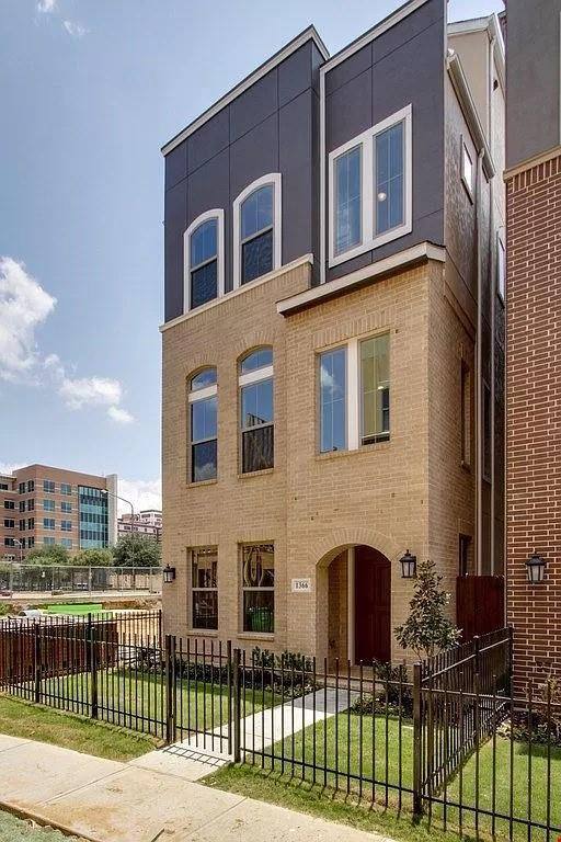 Apartment for rent at 1366 Branchwood Place, Dallas, TX 75215
