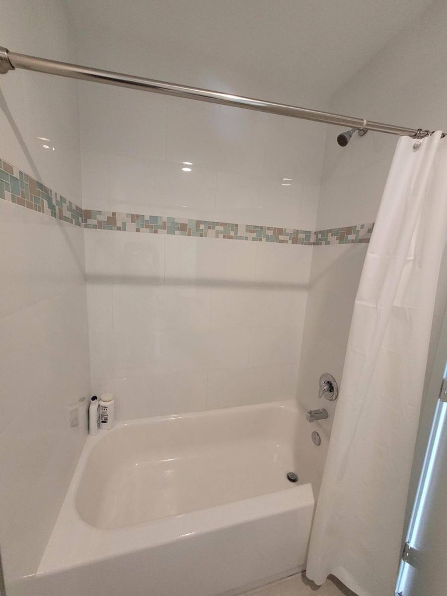 Apartment for rent at 11810 SE Dixie Highway 11810-1, Hobe Sound, FL 33455