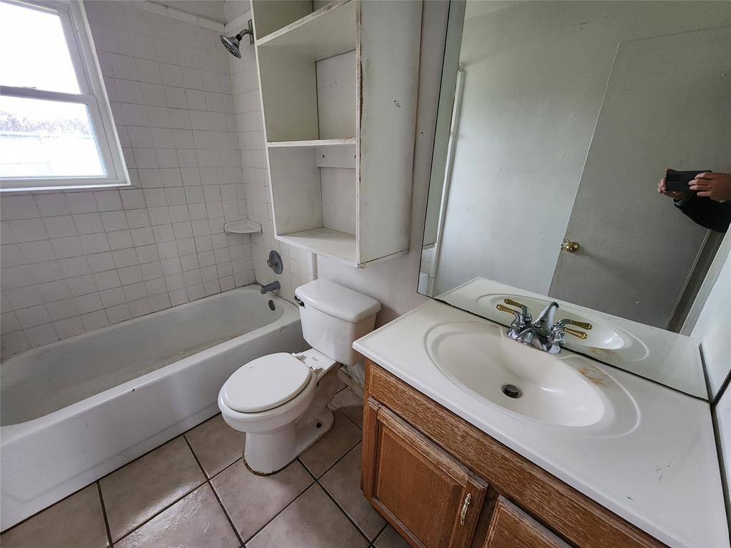 Apartment for rent at 843 Harbor Dr #843, Lewisville, TX 75057