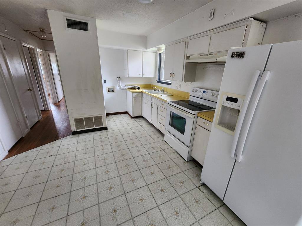 Apartment for rent at 843 Harbor Dr #843, Lewisville, TX 75057