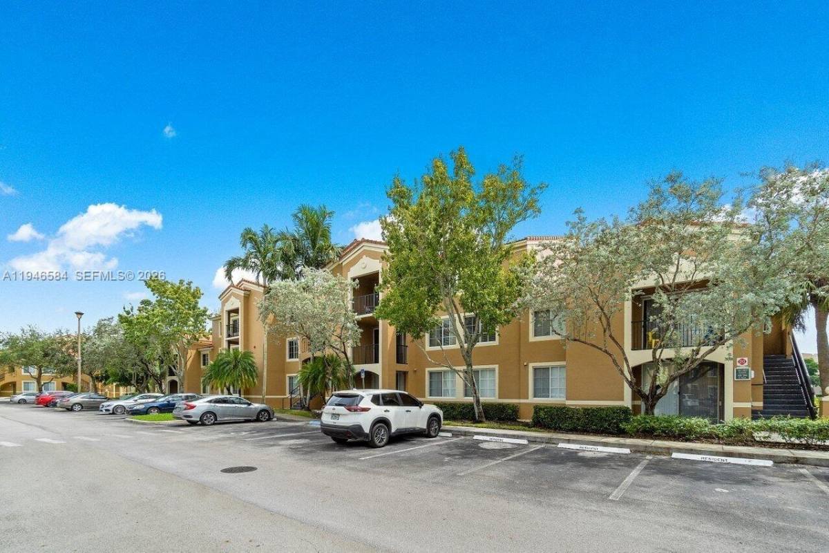Condo for rent at 7930 N Nob Hill Rd #204, Fort Lauderdale, FL 33321