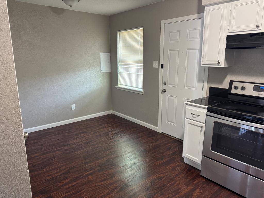 Apartment for rent at 357 NW Newton Dr #357, Burleson, TX 76028