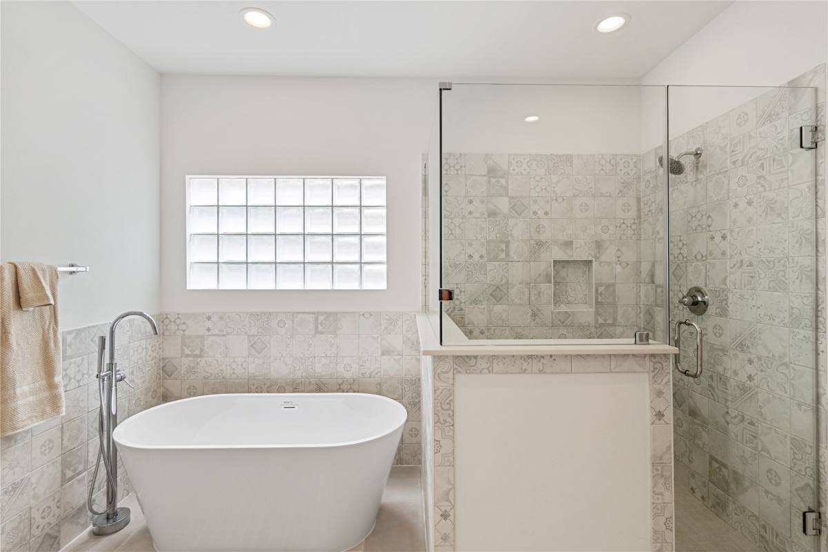 Townhouse for rent at 7702 W Side Villas Lane #7702VILLAS, Houston, TX 77055