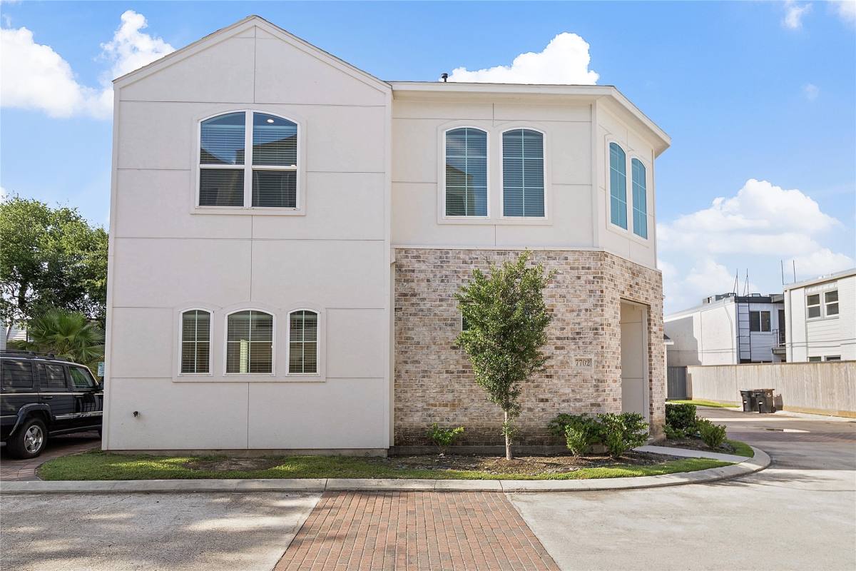 Townhouse for rent at 7702 W Side Villas Lane #7702VILLAS, Houston, TX 77055