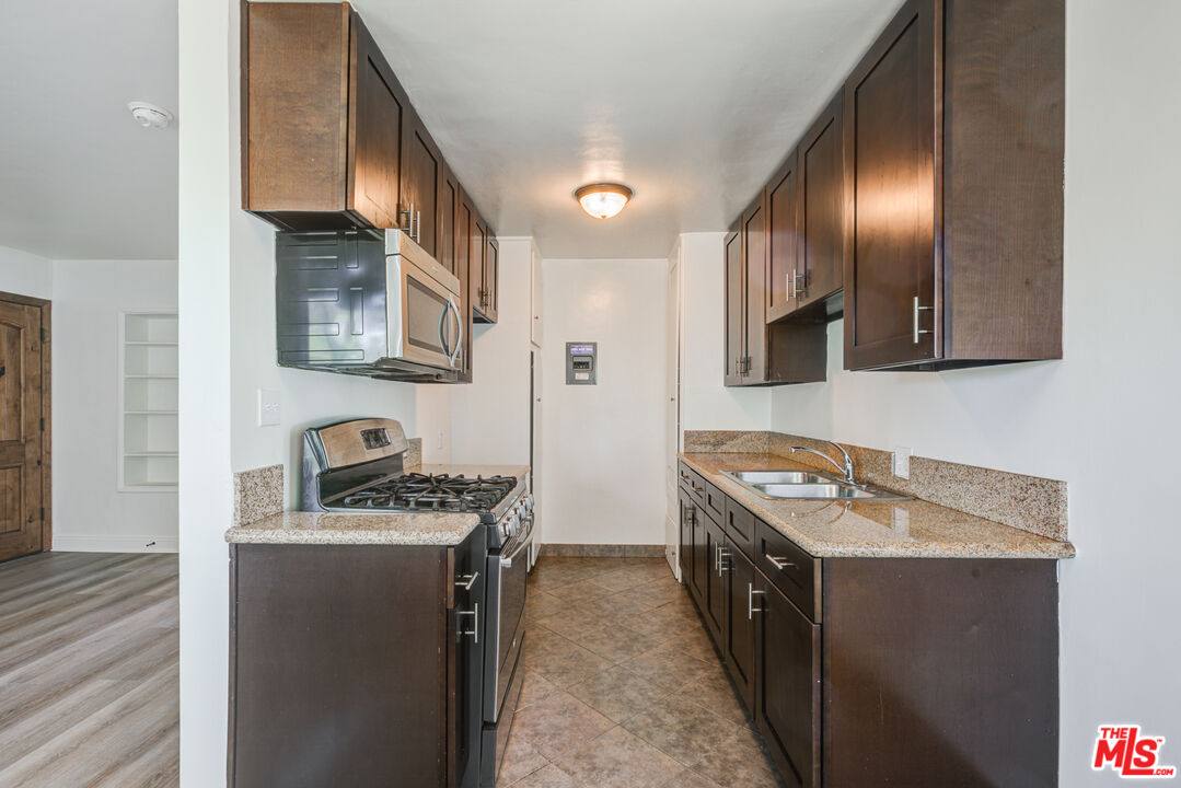Apartment for rent at 8976 Cadillac Ave #89761 2, Los Angeles, CA 90034