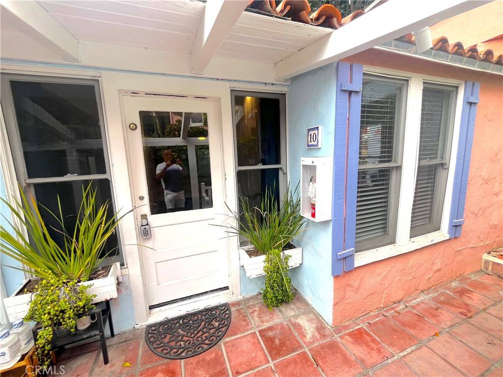 Apartment for rent at 212 N Coast Highway 212-10, Laguna Beach, CA 92651