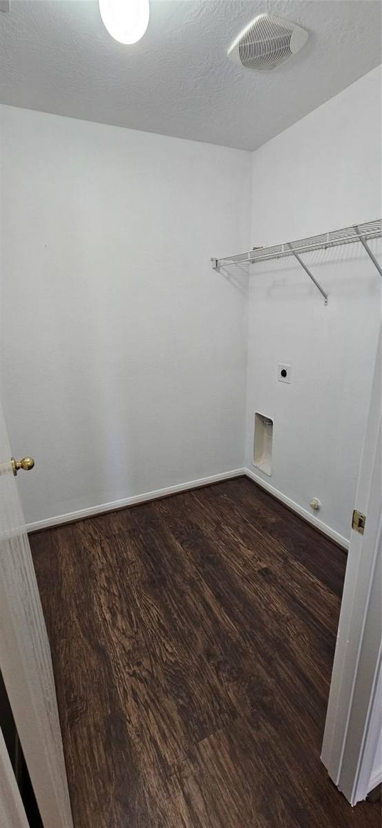Apartment for rent at 919 Yorkshire Hollow Lane #919, Fresno, TX 77545