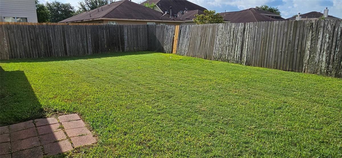 Apartment for rent at 919 Yorkshire Hollow Lane #919, Fresno, TX 77545