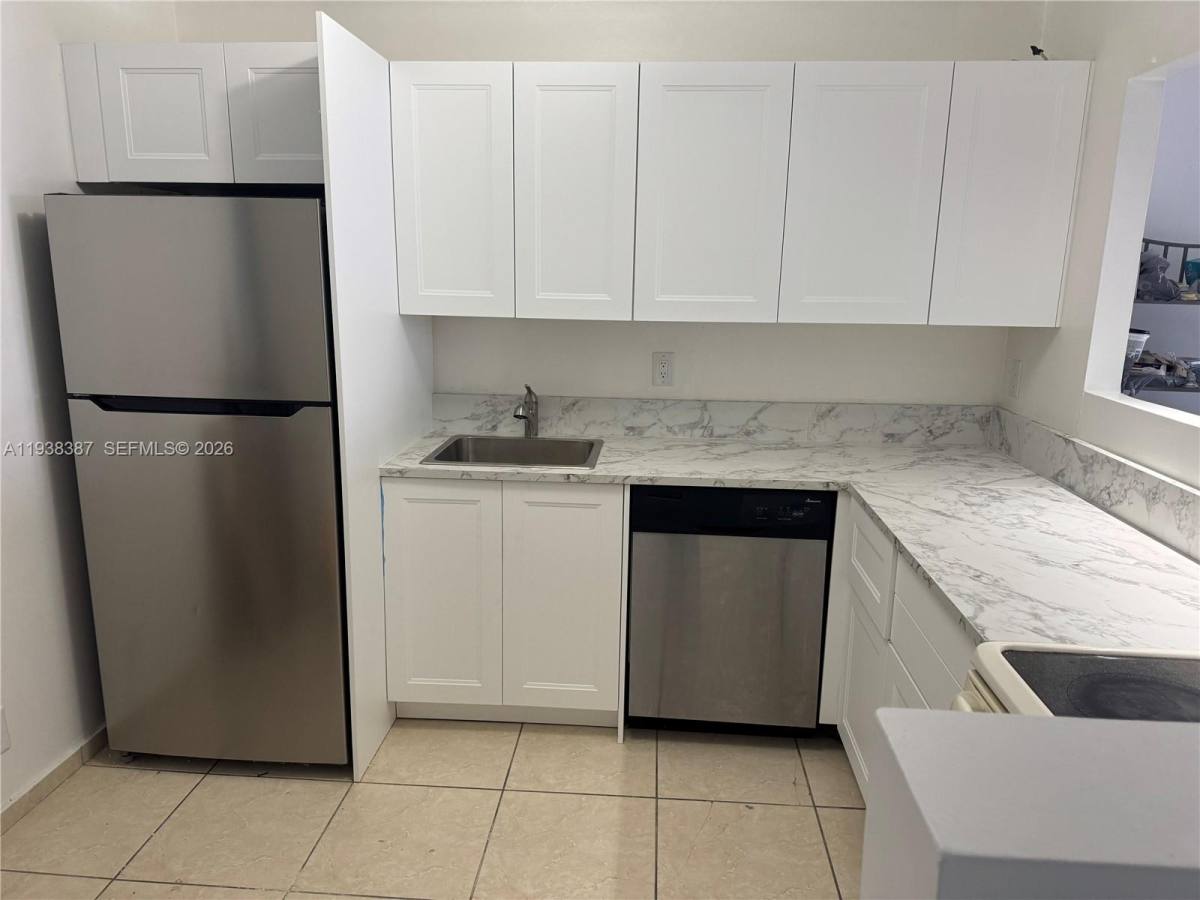 Apartment for rent at 200 Leslie Dr #317, Hallandale, FL 33009
