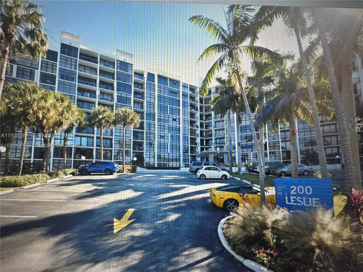 Apartment for rent at 200 Leslie Dr #317, Hallandale, FL 33009