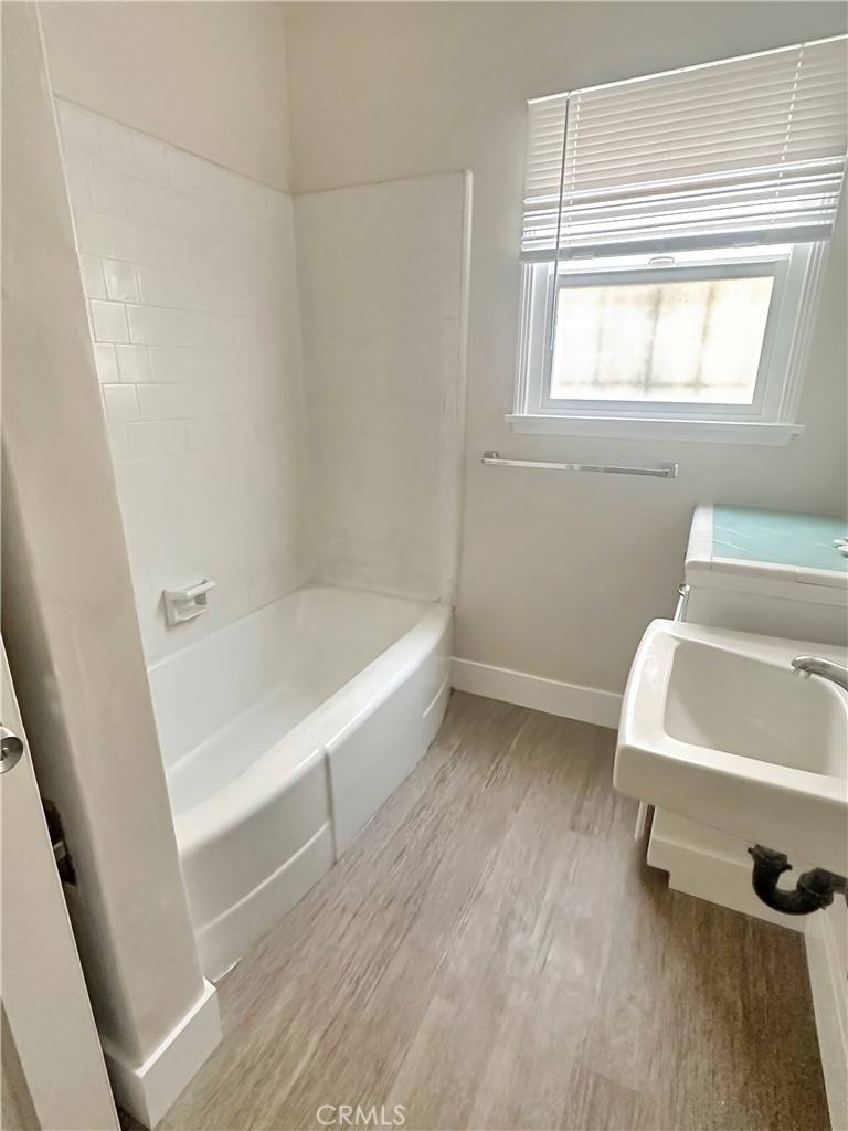 Apartment for rent at 1805 Hauser Blvd, Los Angeles, CA 90019