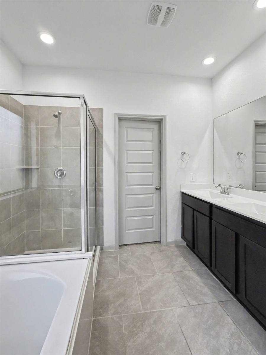 Apartment for rent at 1514 Westland Court, Missouri City, TX 77459