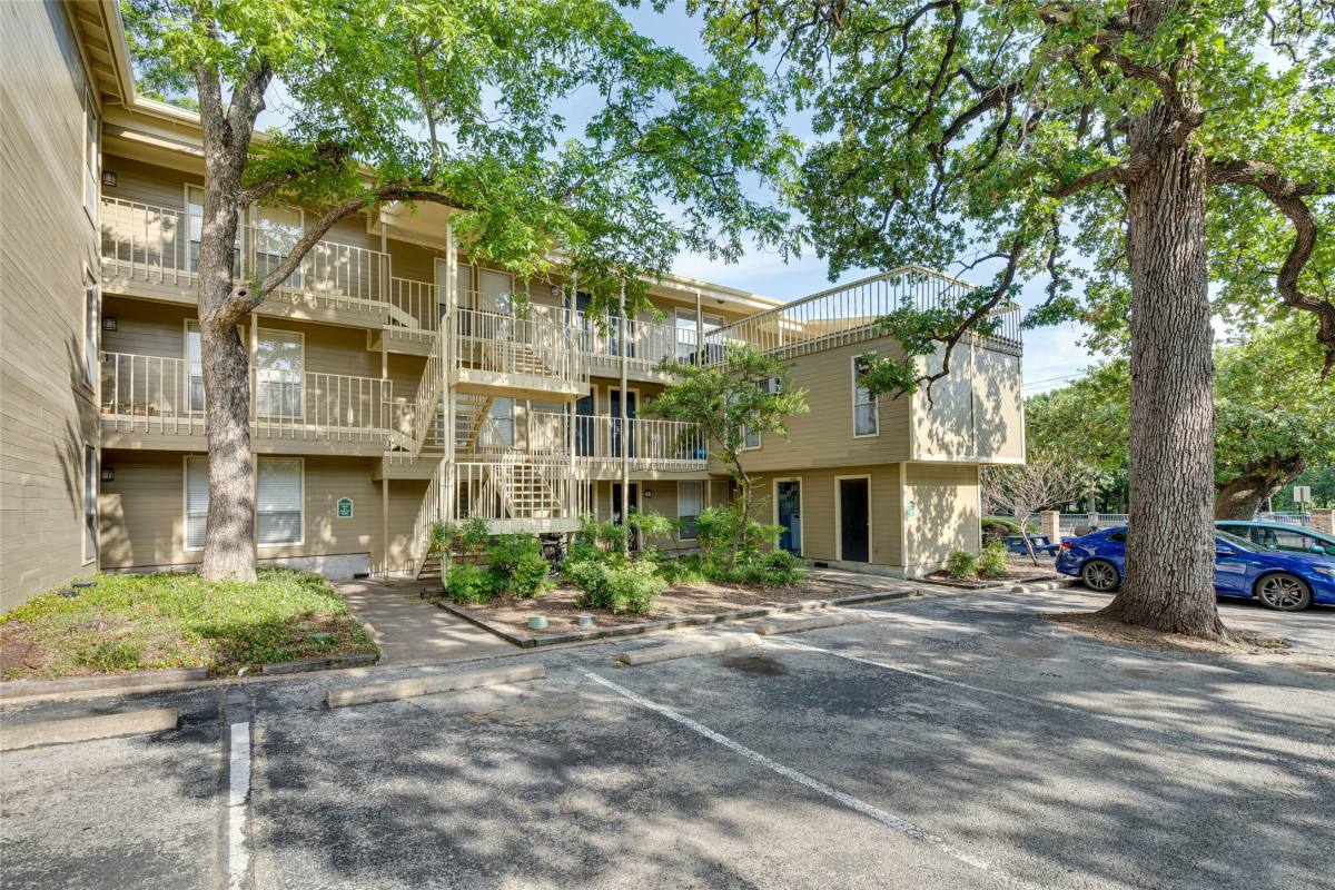 Apartment for rent at 205 E 45th St #202, Austin, TX 78701