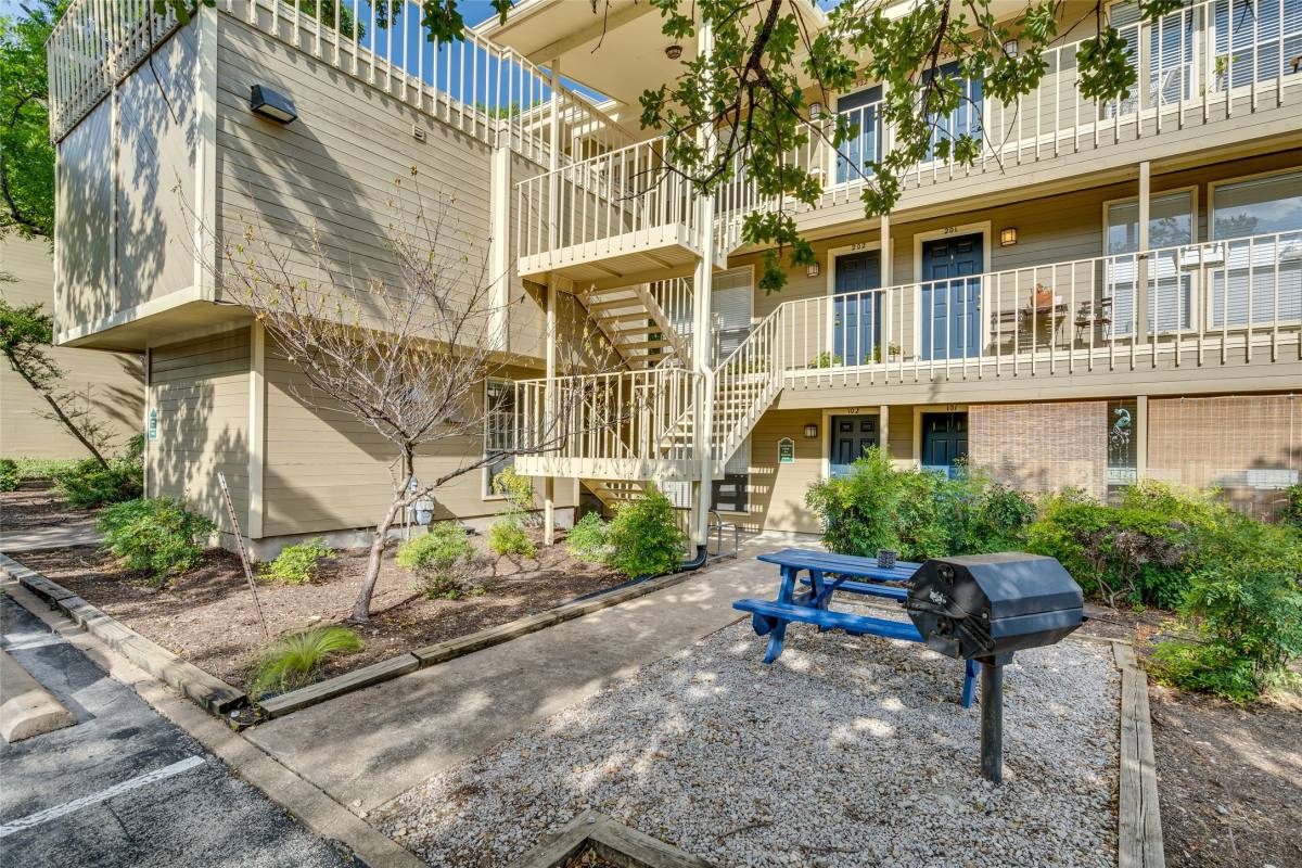 Apartment for rent at 205 E 45th St #202, Austin, TX 78701