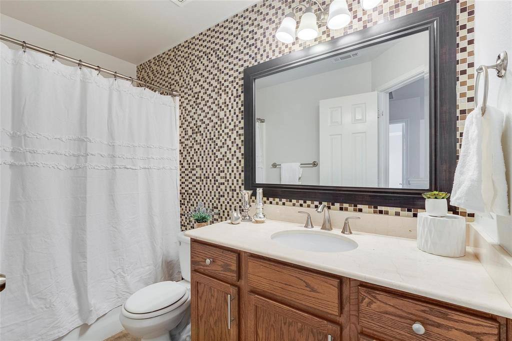 Apartment for rent at 13421 Lost Spurs Rd, Roanoke, TX 76262