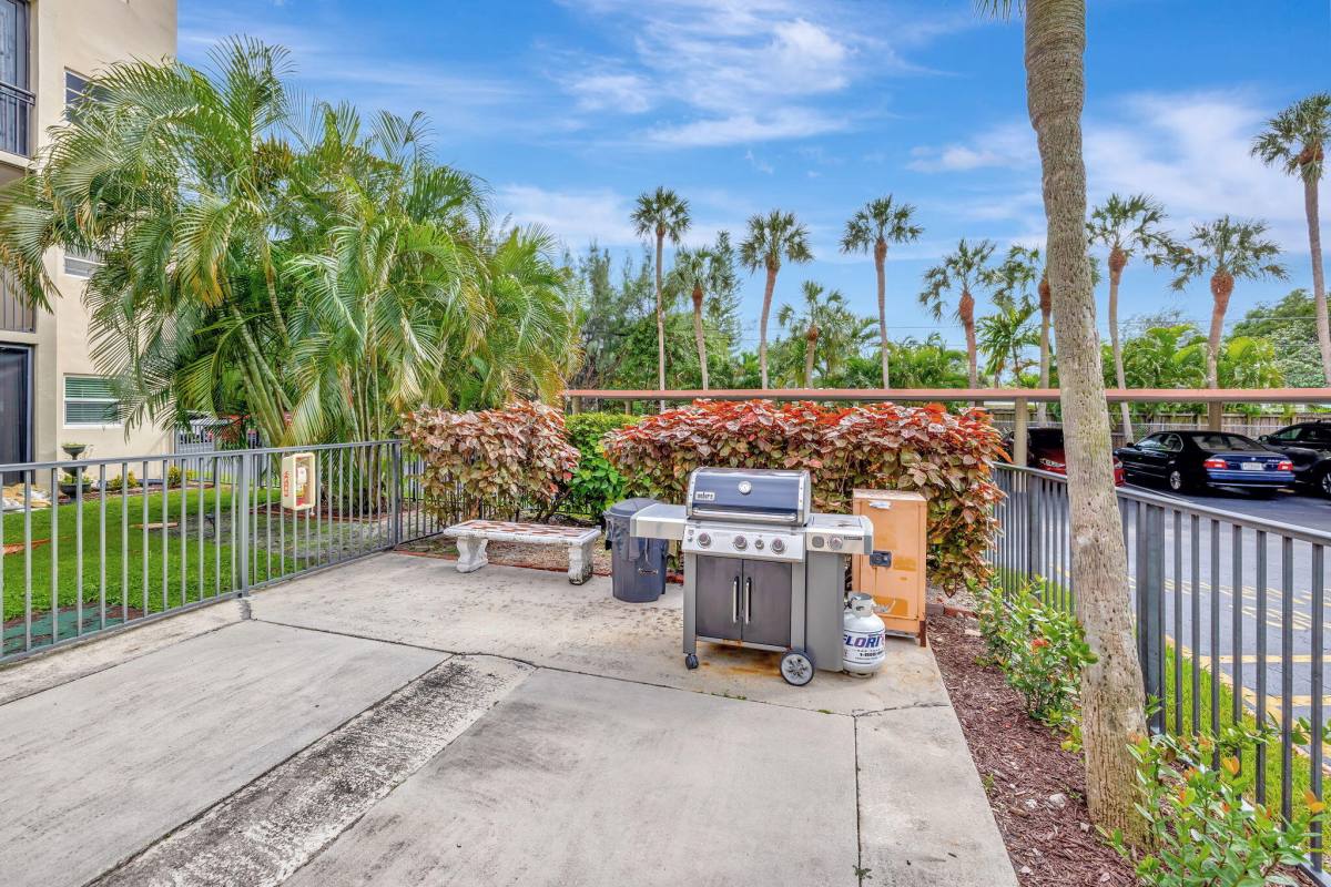 Apartment for rent at 2350 NE 14th St Causeway #701, Pompano Beach, FL 33062
