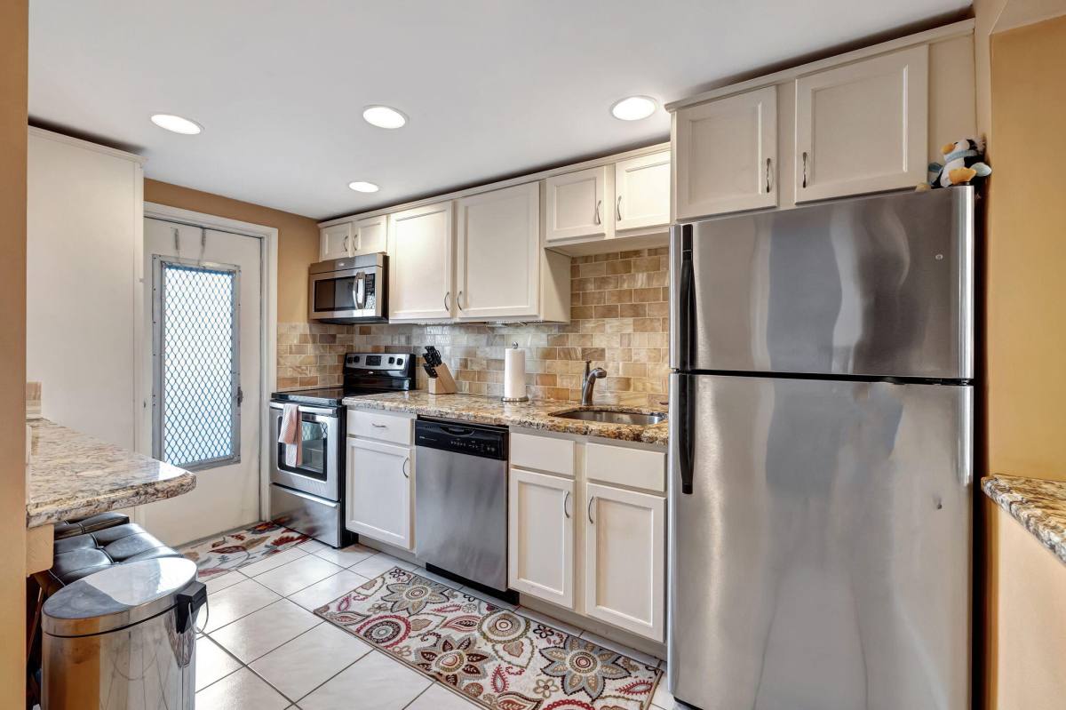 Apartment for rent at 2350 NE 14th St Causeway #701, Pompano Beach, FL 33062
