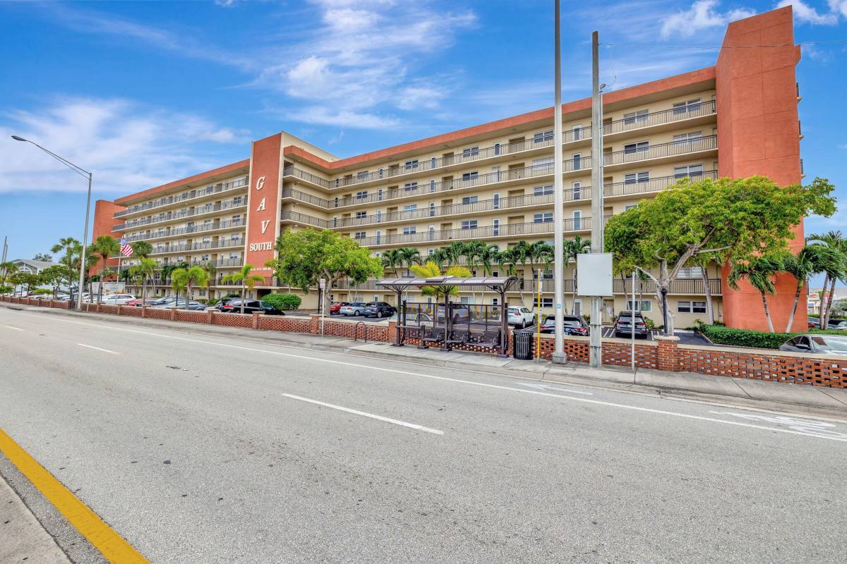 Apartment for rent at 2350 NE 14th St Causeway #701, Pompano Beach, FL 33062