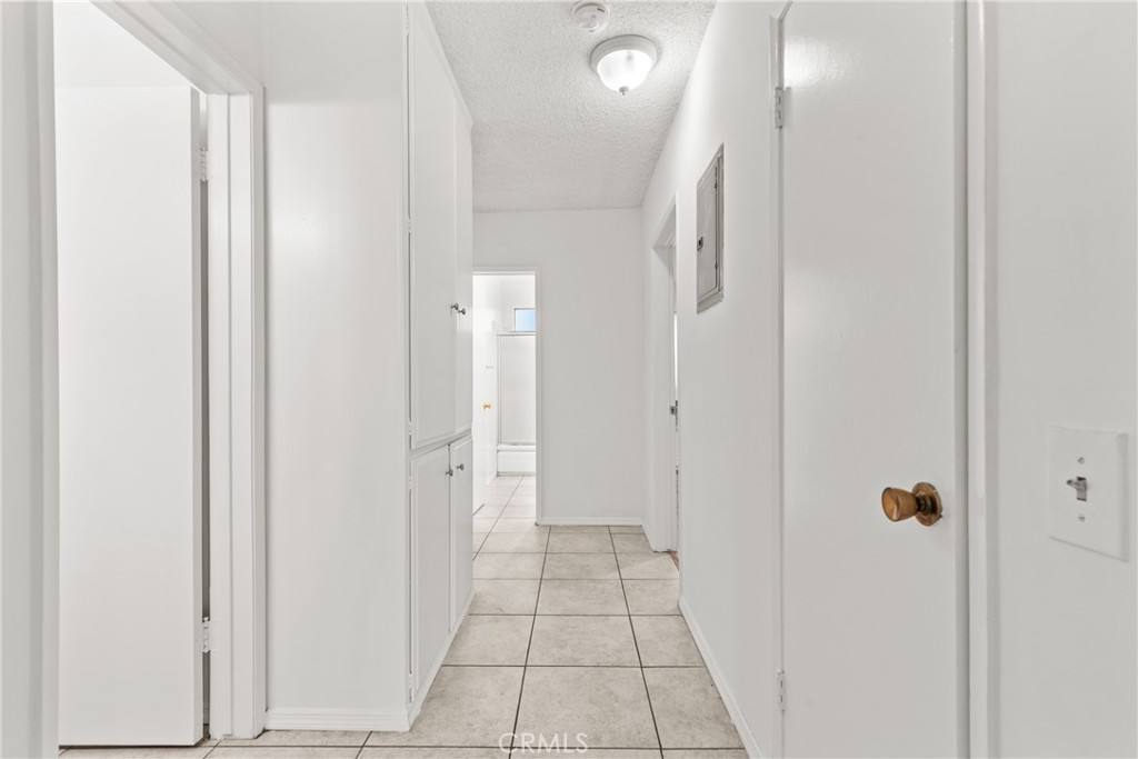 Apartment for rent at 4924 Kester Ave #10, Sherman Oaks, CA 91403