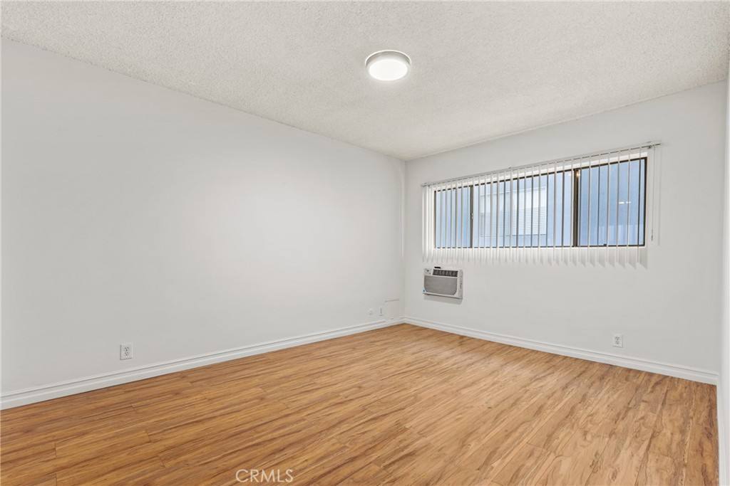 Apartment for rent at 4924 Kester Ave #10, Sherman Oaks, CA 91403