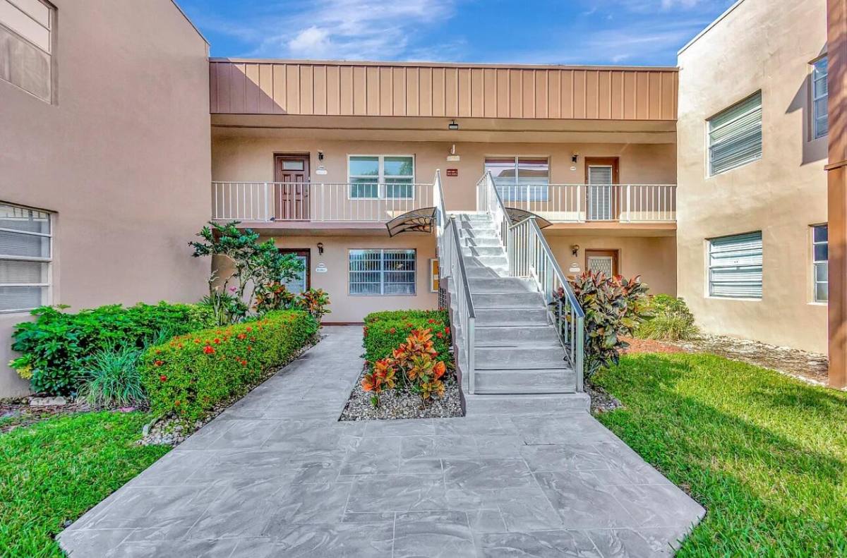 Apartment for rent at 370 Piedmont Trail #370, Delray Beach, FL 33484