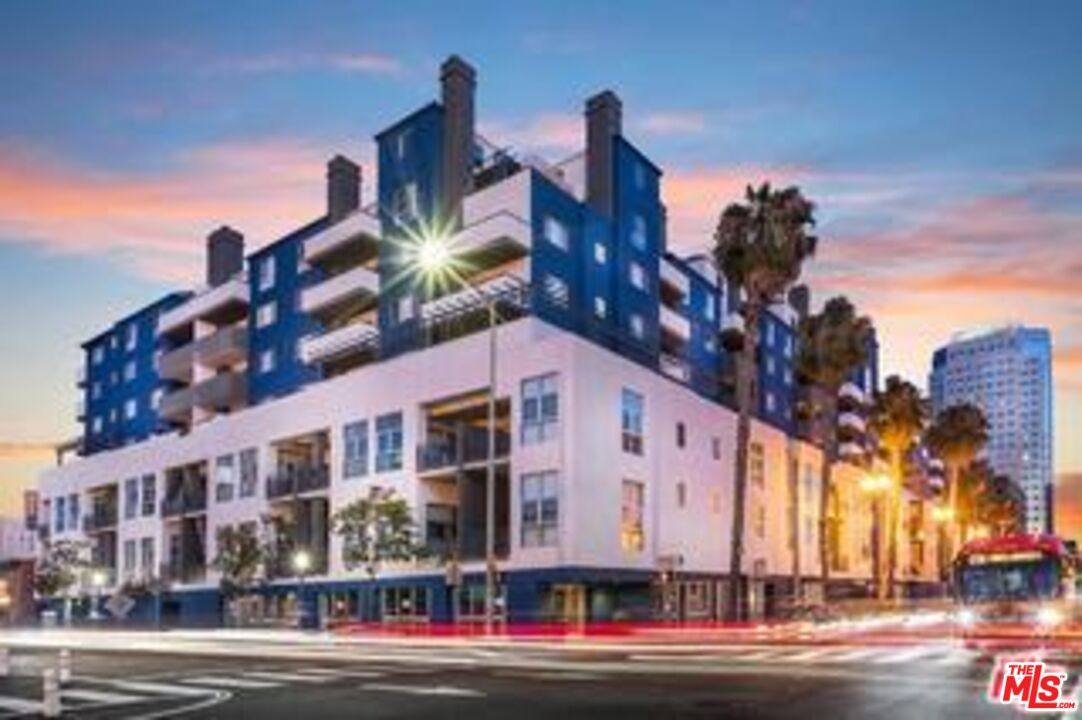 Apartment for rent at 245 Pine Ave #111, Long Beach, CA 90802